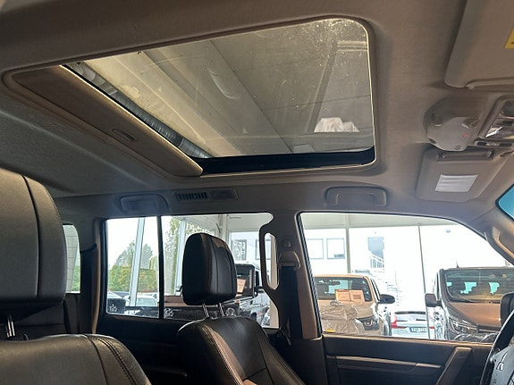 Mitsubishi Pajero 17 of 22