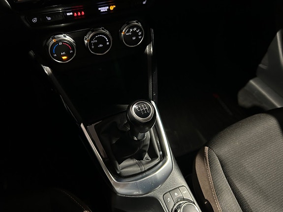 Mazda 2 15 of 22