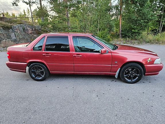 Volvo S70 2 of 7