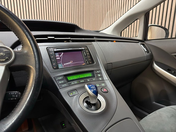 Toyota Prius 10 of 12
