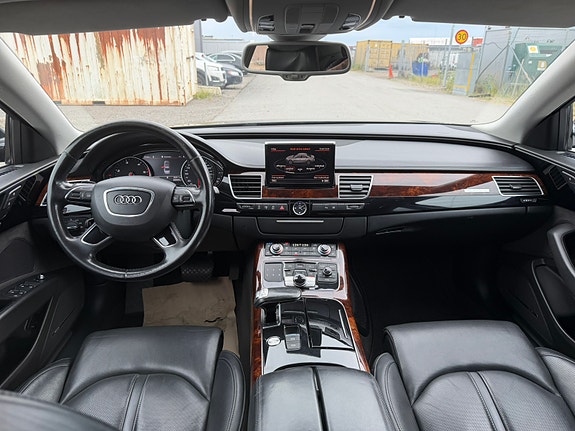 Audi A8 8 of 9
