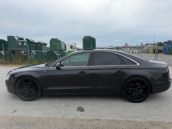 Audi A8 6 of 9