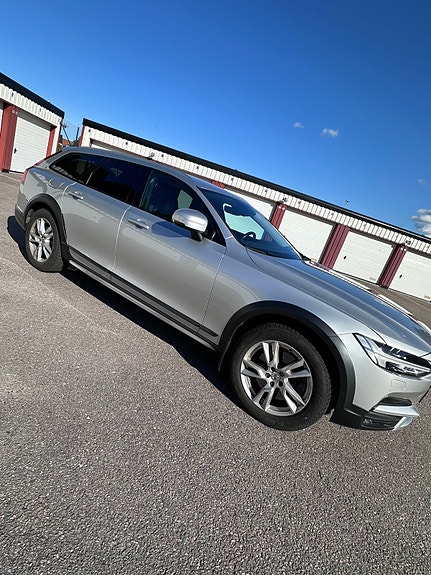 Volvo V90 Cross Country 3 of 18