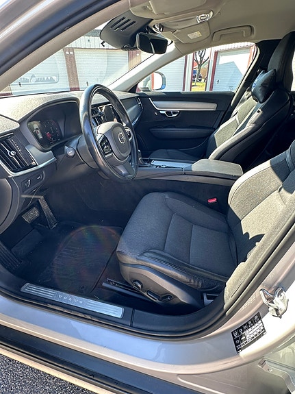 Volvo V90 Cross Country 9 of 18