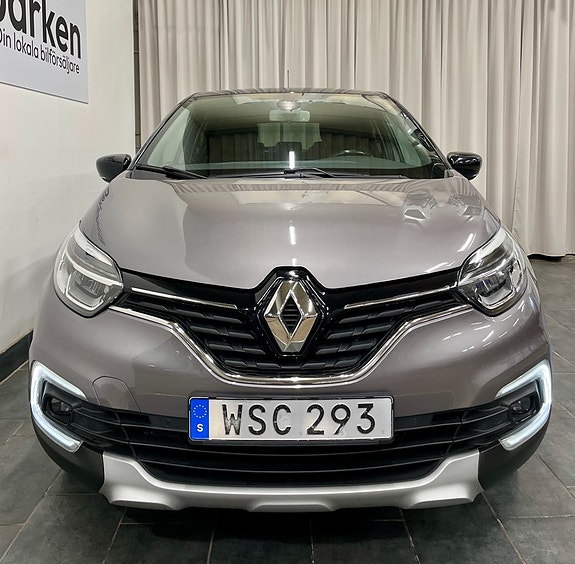 Renault Captur 3 of 22