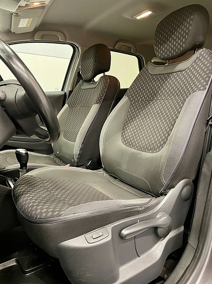 Renault Captur 17 of 22