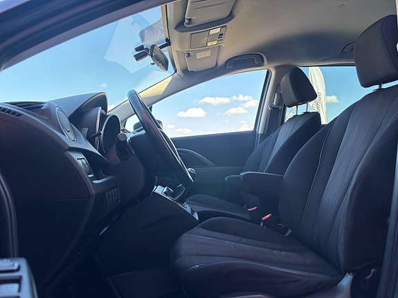 Mazda 5 16 of 20