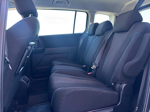 Mazda 5 17 of 20
