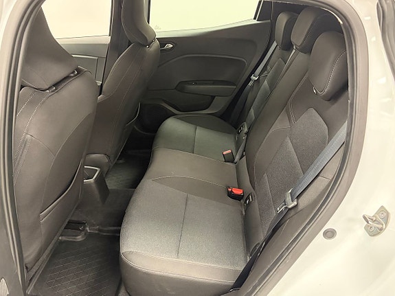 Renault Clio 13 of 16