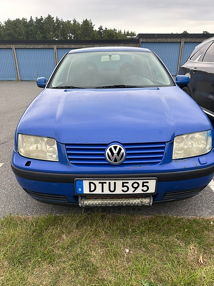 Volkswagen Bora 2 of 17