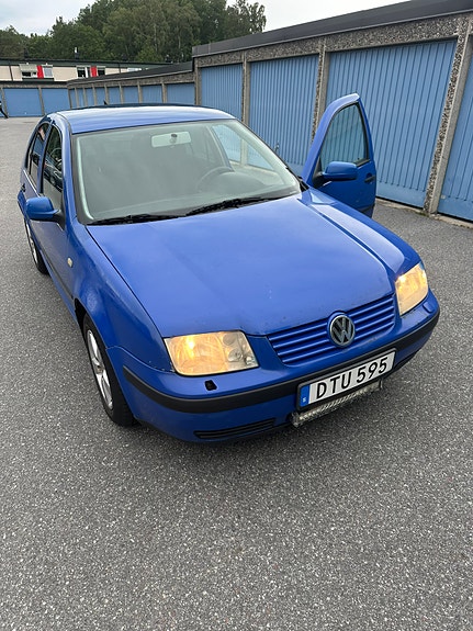 Volkswagen Bora 8 of 17