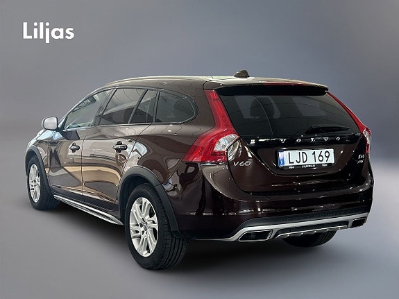 Volvo V60 Cross Country 4 of 10