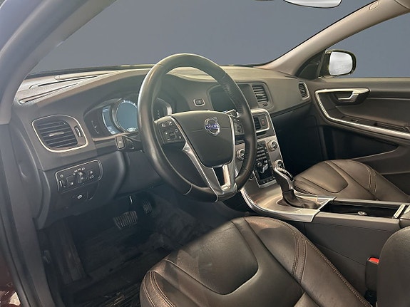 Volvo V60 Cross Country 5 of 10