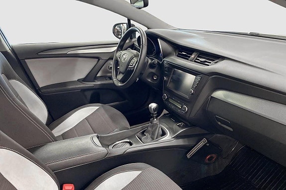 Toyota Avensis 10 of 12
