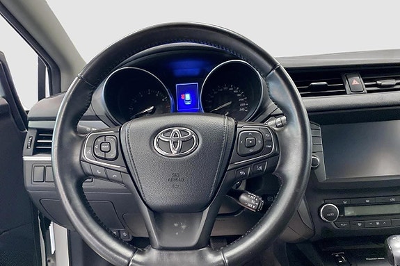 Toyota Avensis 3 of 12