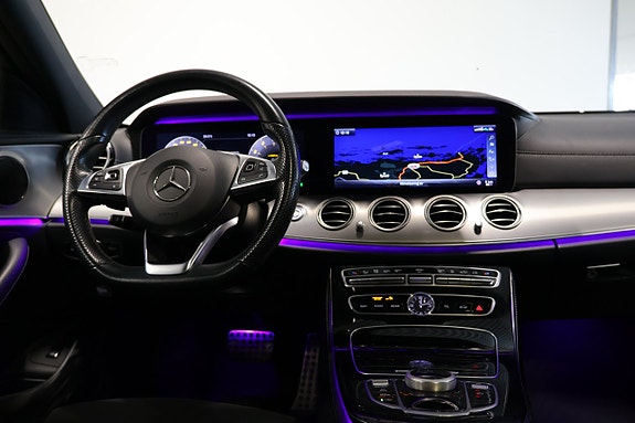 Mercedes-Benz E200 13 of 27
