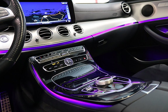 Mercedes-Benz E200 17 of 27