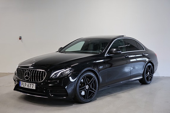 Mercedes-Benz E200 2 of 27