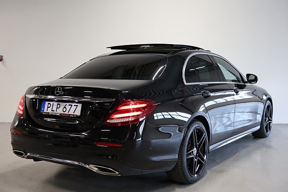 Mercedes-Benz E200 8 of 27
