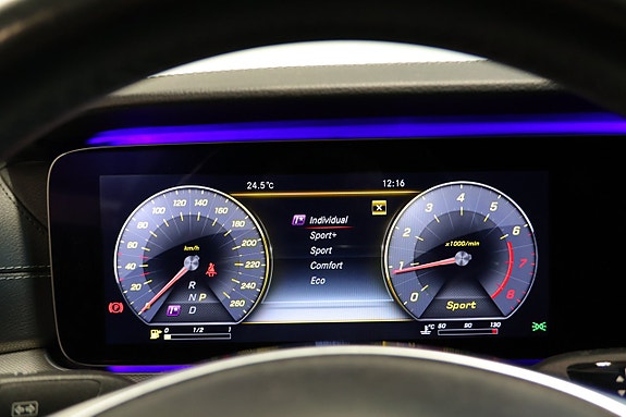 Mercedes-Benz E200 25 of 27