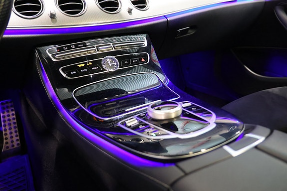Mercedes-Benz E200 18 of 27