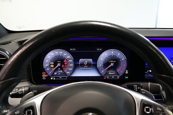 Mercedes-Benz E200 15 of 27