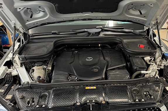 Mercedes-Benz GLE400 d 2 of 13