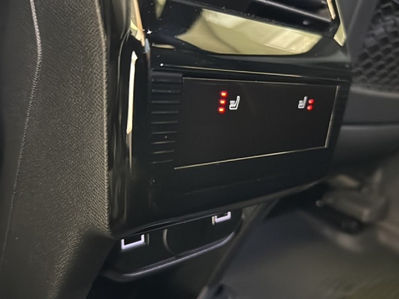 Peugeot e-3008 18 of 22