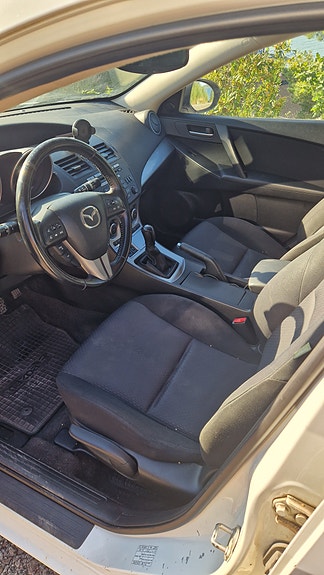 Mazda 3 4 of 7