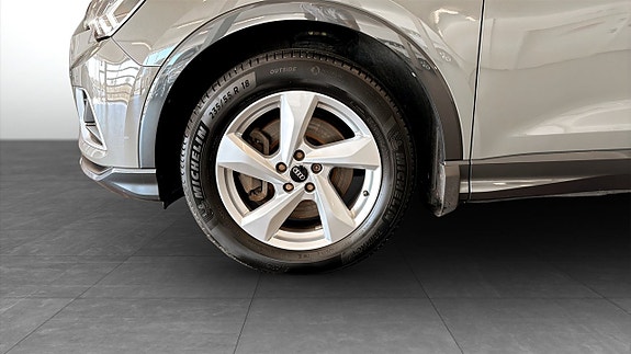 Audi Q3 6 of 16