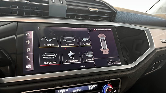 Audi Q3 14 of 16
