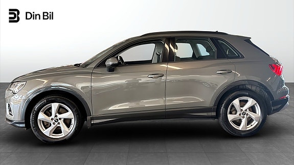 Audi Q3 2 of 16