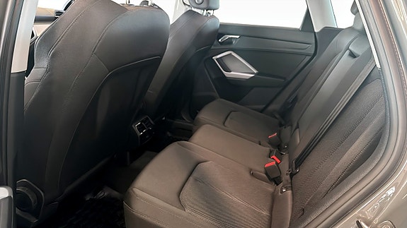 Audi Q3 11 of 16