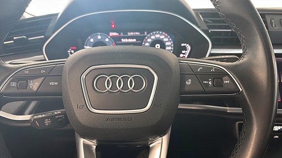 Audi Q3 10 of 16