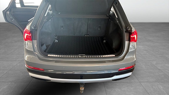Audi Q3 12 of 16