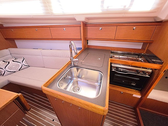 Bavaria 33 Cruiser 13 of 24