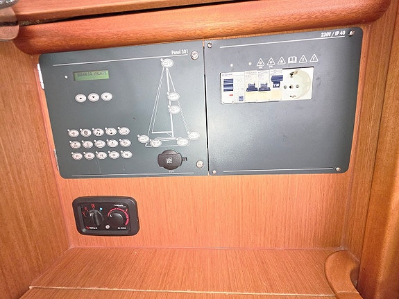 Bavaria 33 Cruiser 24 of 24