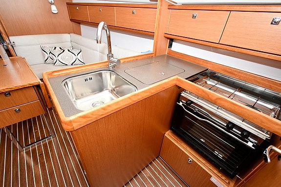Bavaria 33 Cruiser 11 of 24