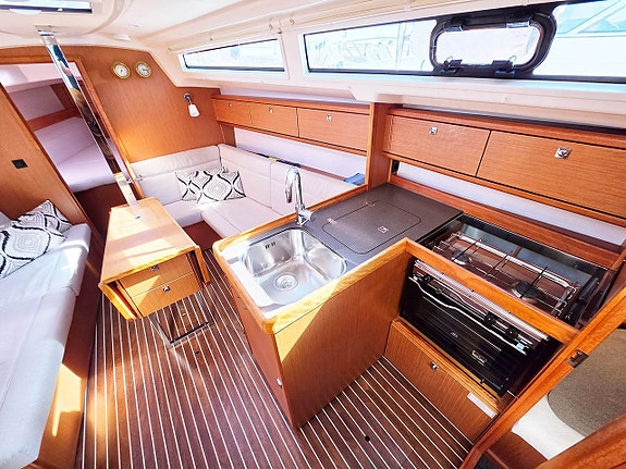 Bavaria 33 Cruiser 10 of 24