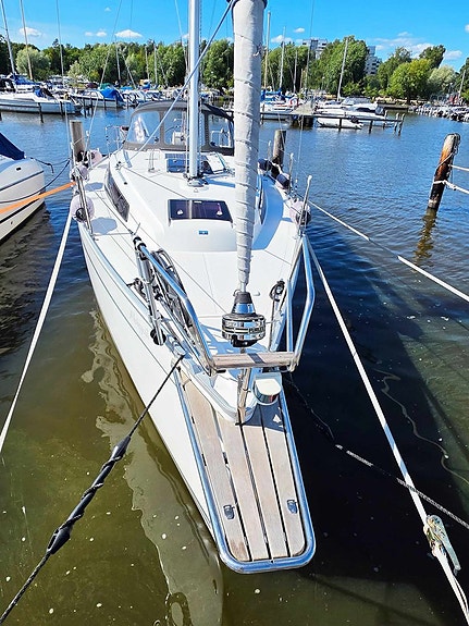 Bavaria 33 Cruiser 3 of 5