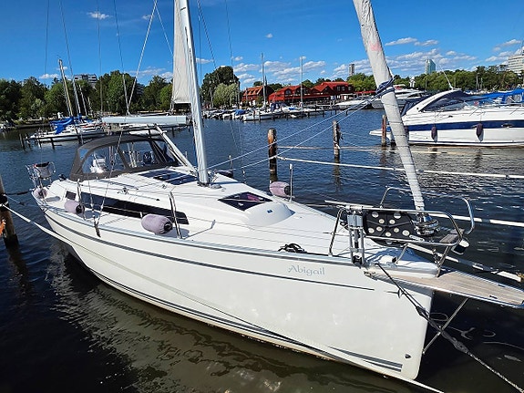 Bavaria 33 Cruiser 2 of 5