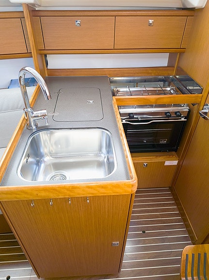 Bavaria 33 Cruiser 12 of 24