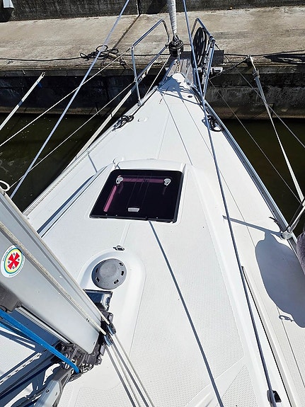 Bavaria 33 Cruiser 4 of 5