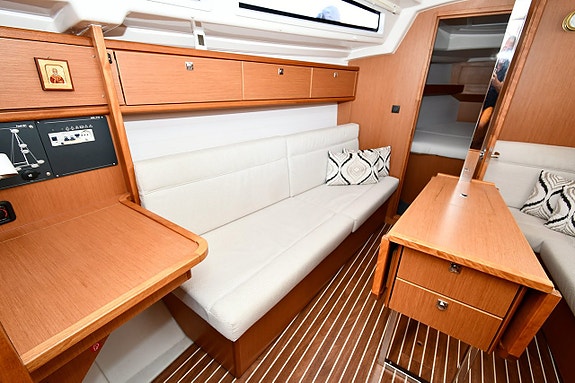 Bavaria 33 Cruiser 15 of 24