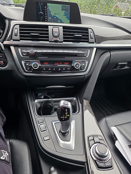 BMW 320d 5 of 17