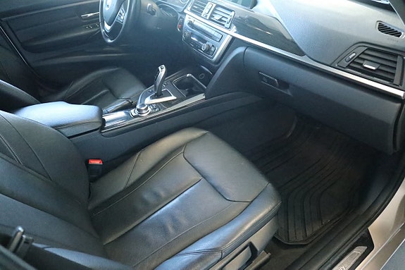 BMW 320d 4 of 17