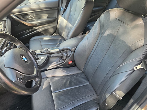 BMW 320d 14 of 17