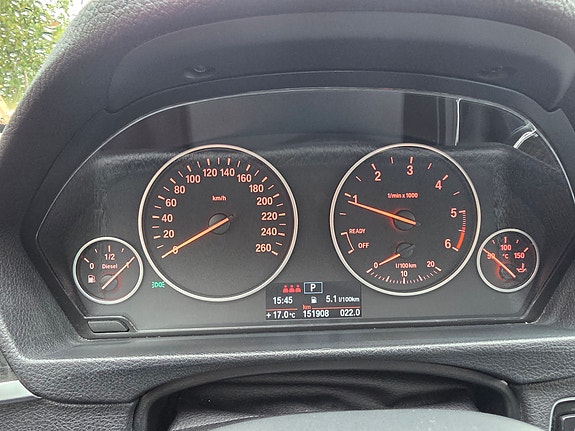 BMW 320d 6 of 17