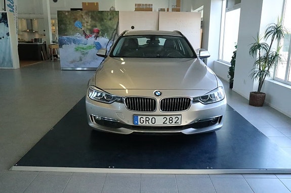 BMW 320d 3 of 17
