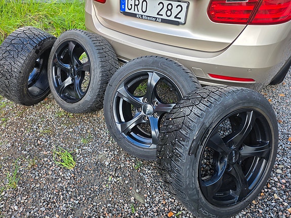BMW 320d 12 of 17
